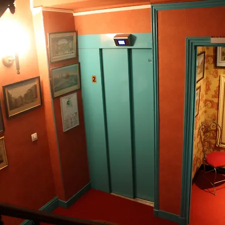 دي نيس 3* باريس