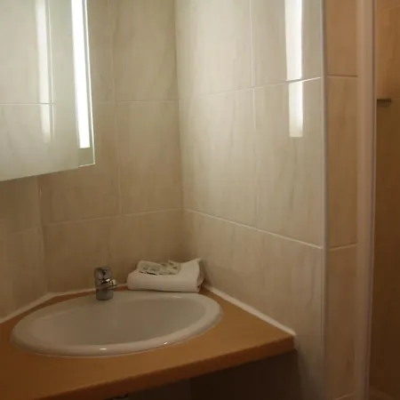 فندق دي نيس 3*