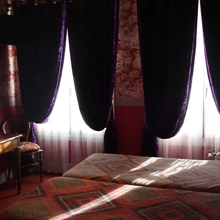 فندق دي نيس باريس