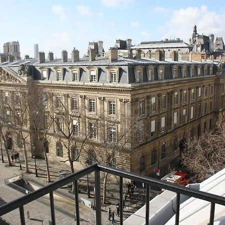 Hotel De 3*